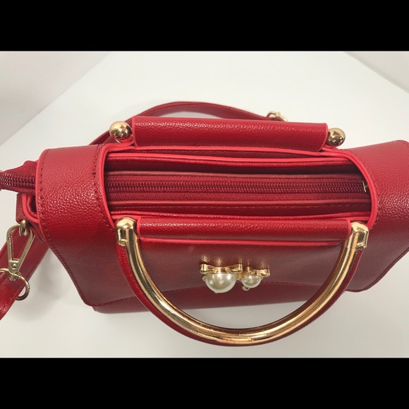 Red Pearl Cats Purse - Picture 10 of 12